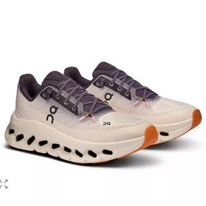 On Women's Cloudtilt Low Top Sneaker Iron/Dew, Size 8